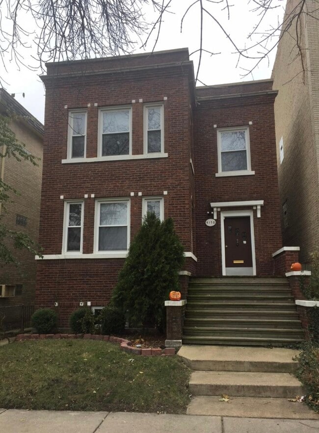 5138 N Albany Ave Unit 1, Chicago, IL 60625 Apartments in Chicago, IL