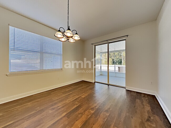 Foto del edificio - 2727 Walden Woods Dr