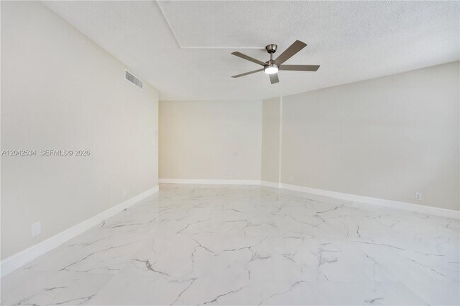 Foto del edificio - 710 N Ocean Blvd