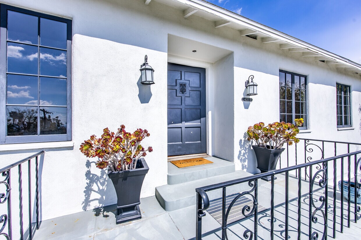 Foto principal - 4211 Cromwell Ave