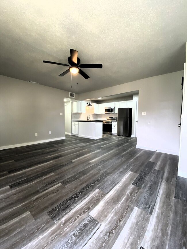 Foto del edificio - Available for Immediate Move-in!!!