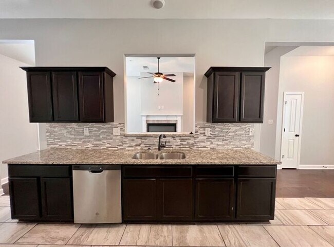 Building Photo - Plantation Glen - Modern Spacious 4bd/2ba ...