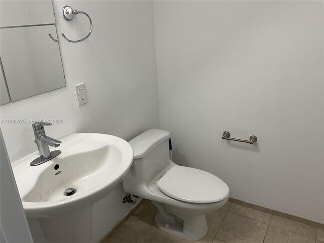 Foto del edificio - 60 SW 13th St