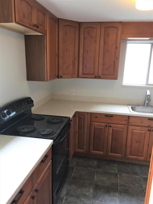 Building Photo - 2 bedroom in Seattle WA 98125