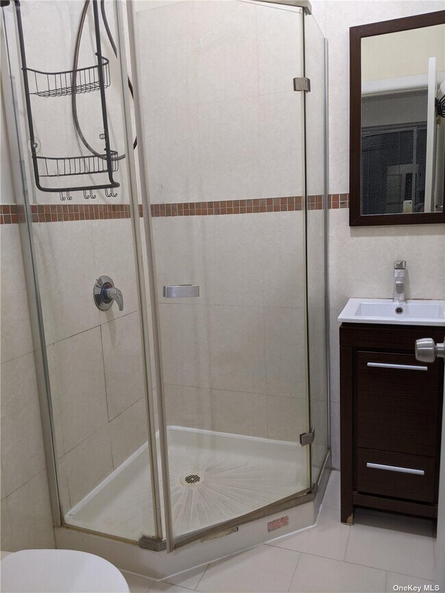 Foto del edificio - 45-44 164th St