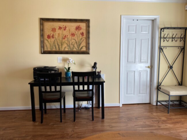Foto del edificio - 207 Sawmill Ln