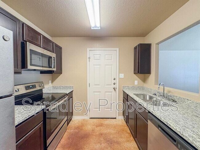 Foto del edificio - 1012 Llano Ct