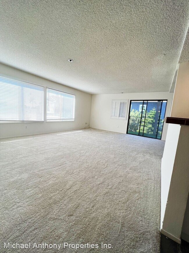 Building Photo - 2 br, 2 bath House - 2939 Laurel St #204