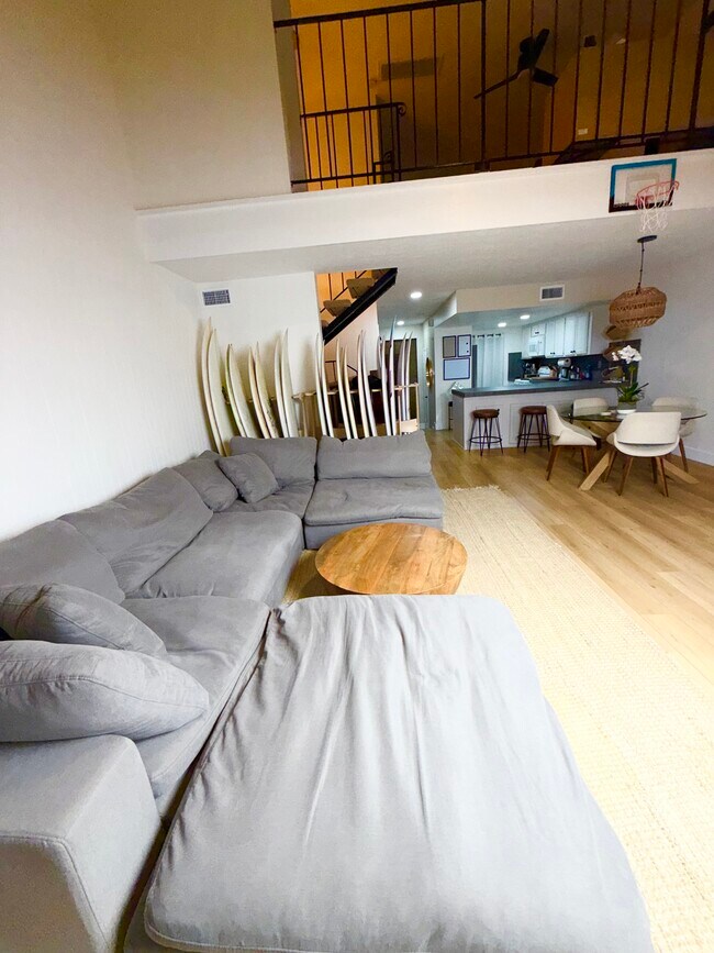 Sala de estar - 1925 Alga Rd