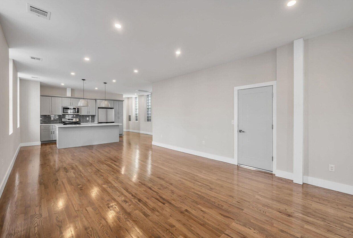 Foto principal - 7004 Jackson St