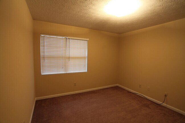 Foto del edificio - Cedar Chase Duplex Available July 15th!