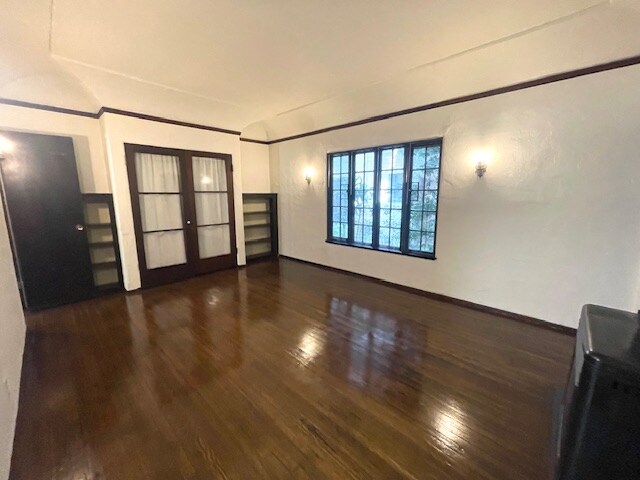 Foto del edificio - 635 E 9th St