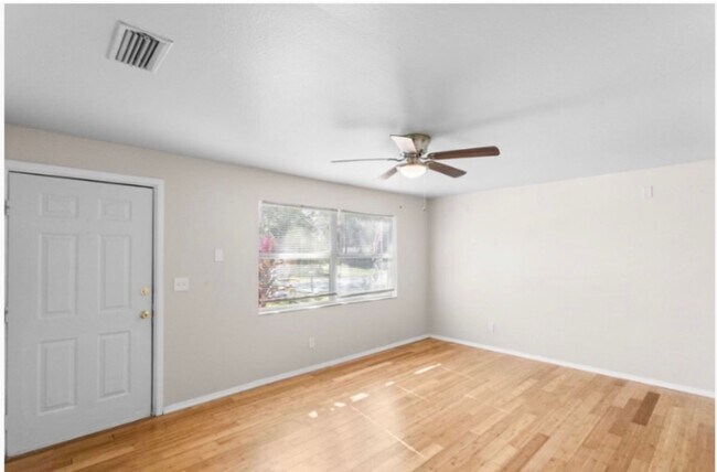 Building Photo - 3305 56th Ave N - For Lease!