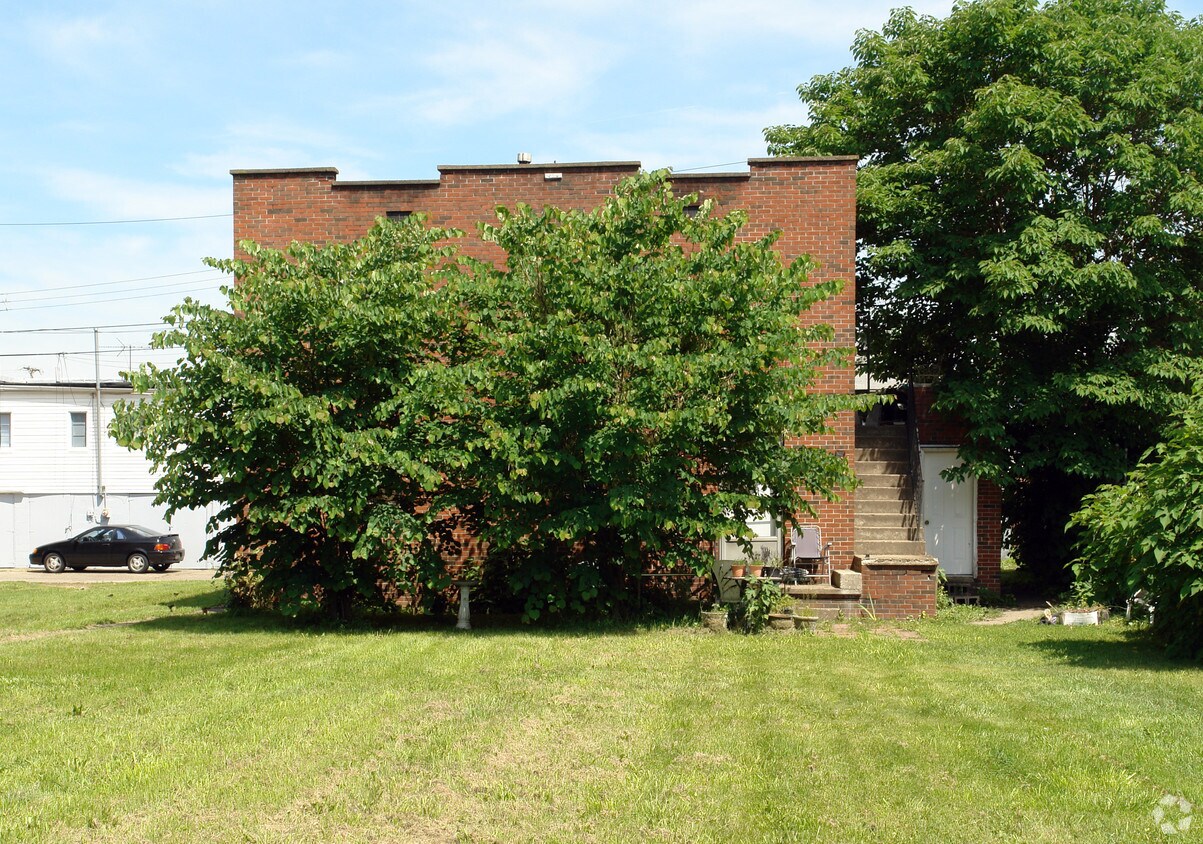 Building Photo - 337 2nd Ave