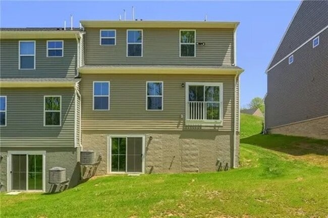 Building Photo - McConnell Trails 3 Bedroom, 2.5 Bathroom T...
