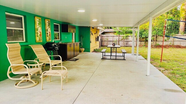 Foto del edificio - 3784 Dover Dr