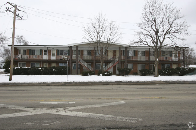 Building Photo - 400 W Division St
