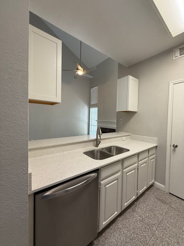 Building Photo - 6220 Bentwood Trail
