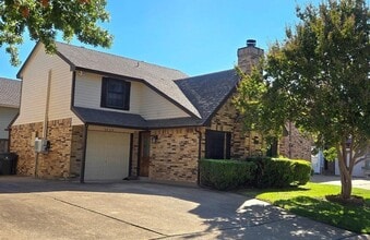 Building Photo - 3420 Briaroaks Dr