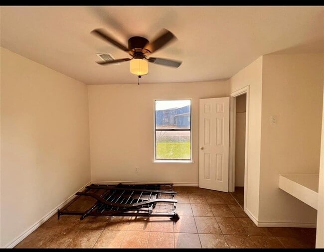 Building Photo - 300 Nevils St