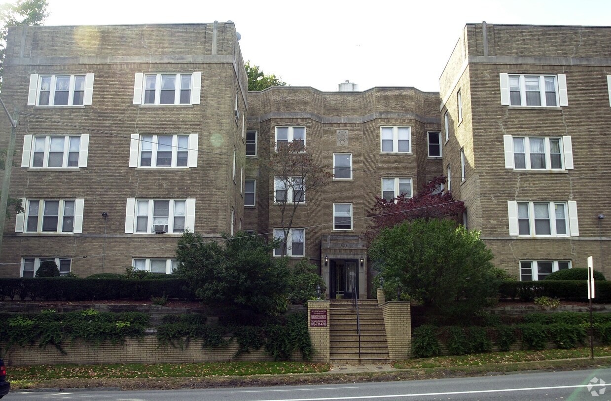 Primary Photo - 836-838 Bloomfield Ave