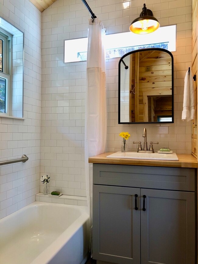 Building Photo - 1468 Old Mill Rd