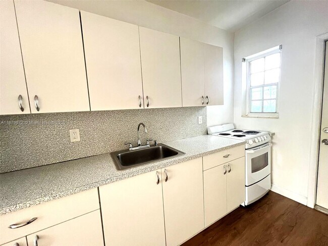 Foto del edificio - 3430 NW 5th Ave