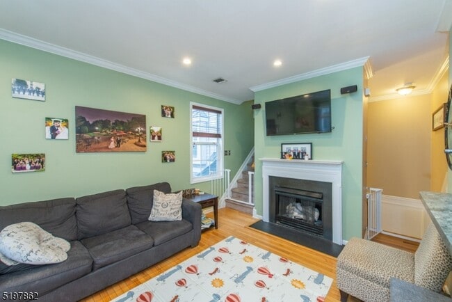 Building Photo - 176 Brittany Ct