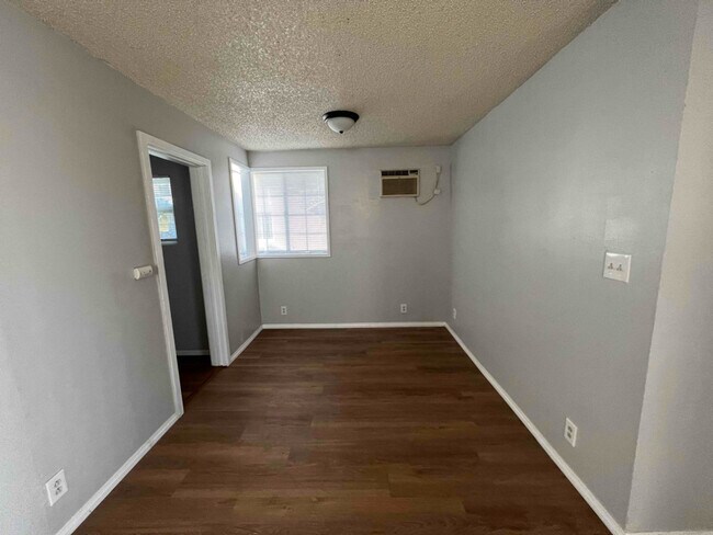 Building Photo - 3102 Willard Ave