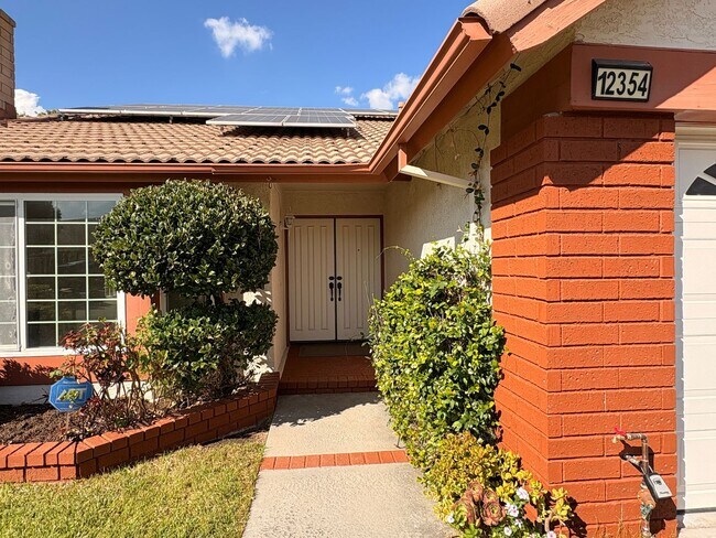Building Photo - Rancho Cucamonga Gem – Stylish Single-Story Home with Pool, Jacuzzi, and Marble Finishes