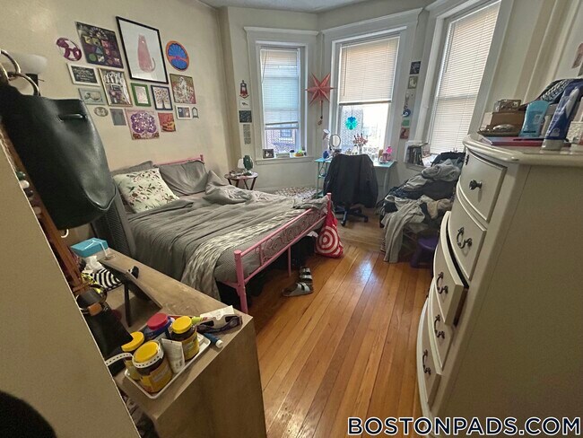 Foto del edificio - 463 Park Dr