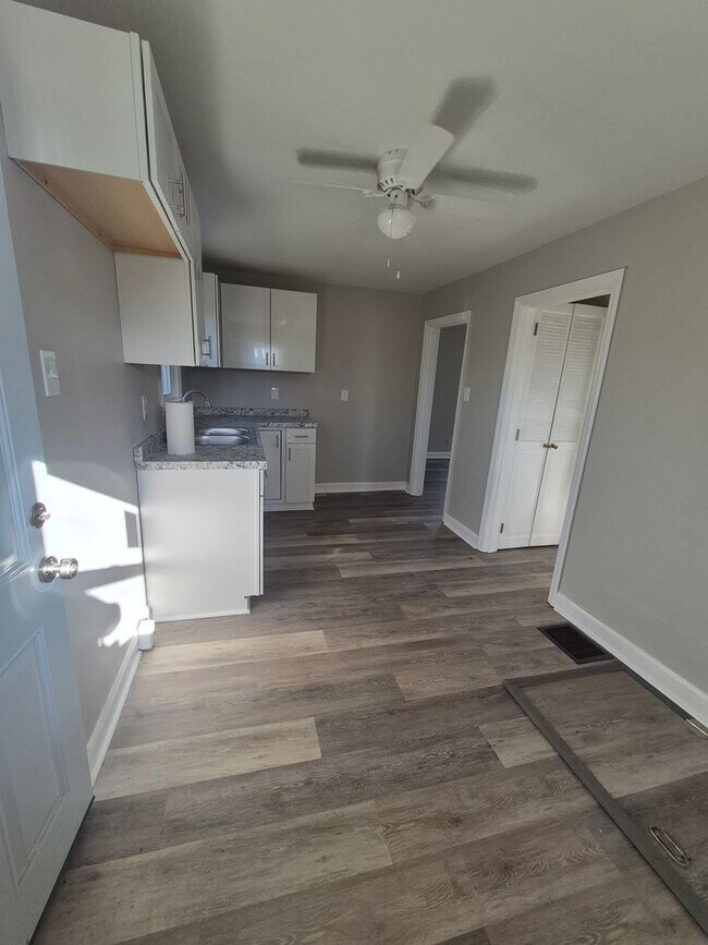 Foto del edificio - Cozy 1 bedroom house with large yard