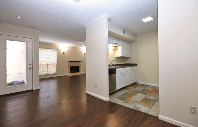 Building Photo - 1601 South Shepherd-