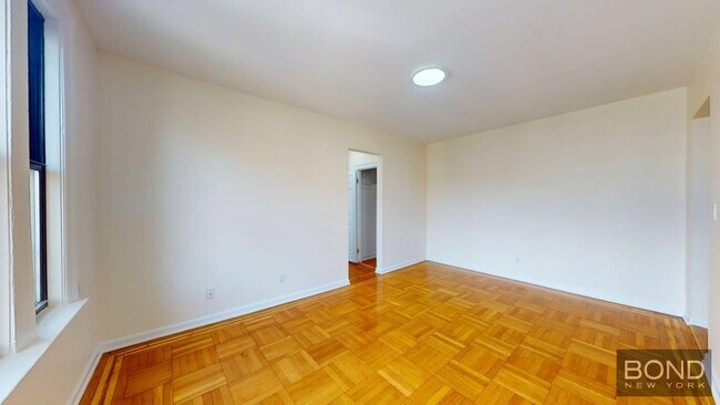 Building Photo - 620 W 171st St
