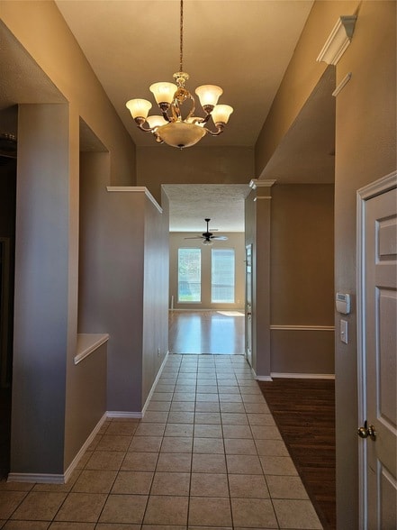 Foto del edificio - 4434 Grove Park Dr