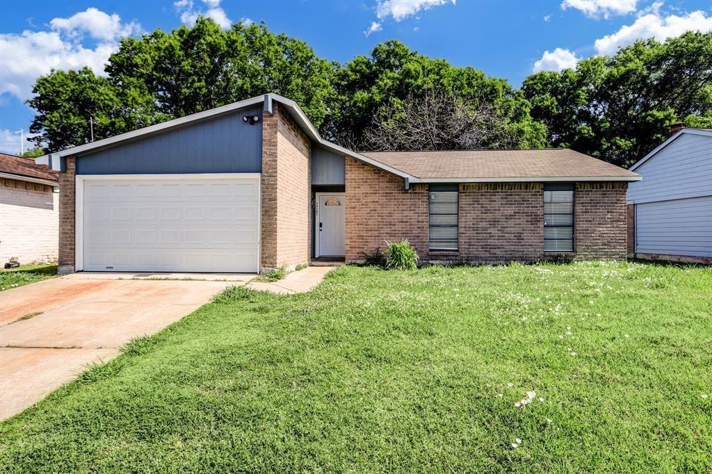 Primary Photo - 14107 Pinewest Dr