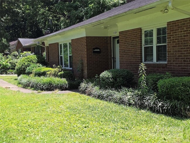 Building Photo - 4134 Sheridan Dr