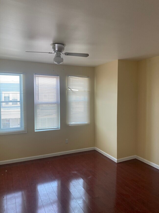 Foto del edificio - 5629 Malcolm St