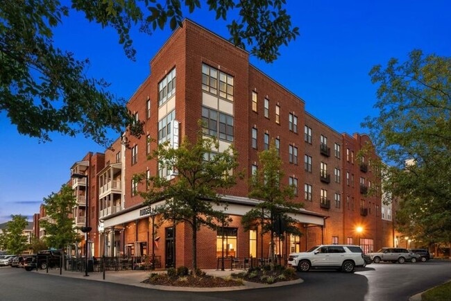 Building Photo - 8604 Gauphin Pl