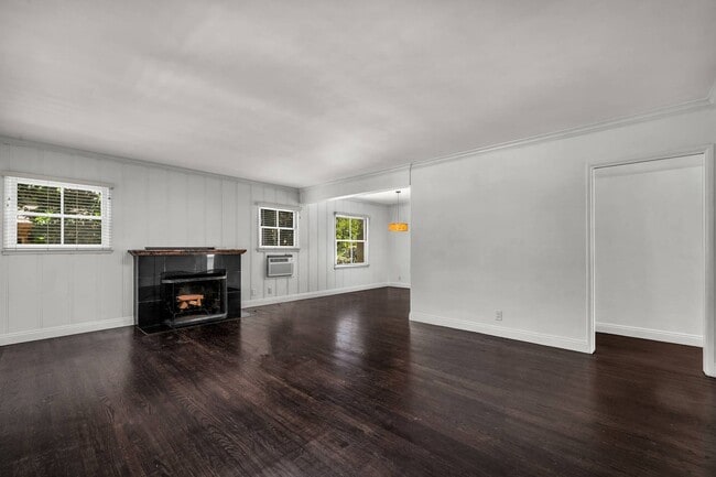 Foto del edificio - 2 bed + 2 bath in amazing location!!