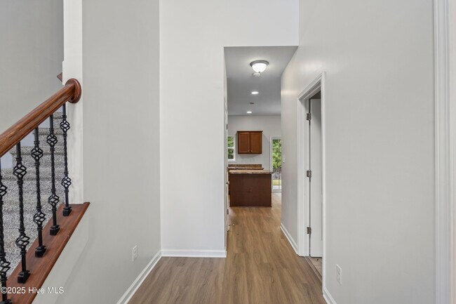 Foto del edificio - 207 Riverstone Ct