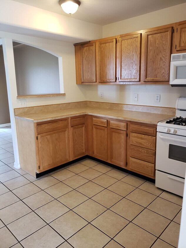 Primary Photo - 229 W DeKalb Dr