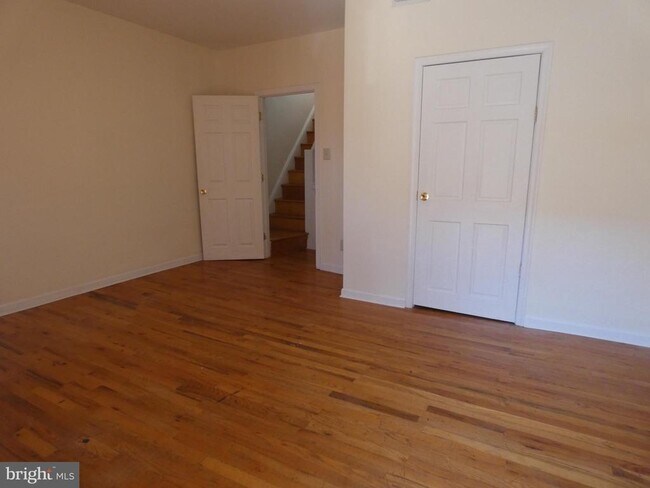 Building Photo - 4405 Chestnut St