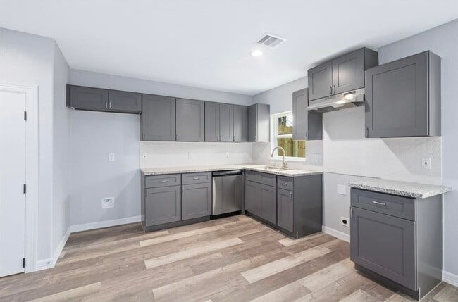 Foto del edificio - 6614 Haight St