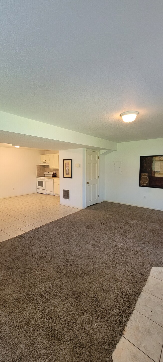 Building Photo - 801 Johnson Cir