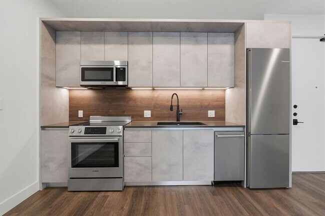 Building Photo - 4315 S Congress Ave