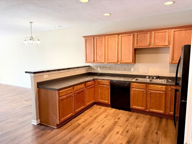 Building Photo - 8330 Oakley Cir