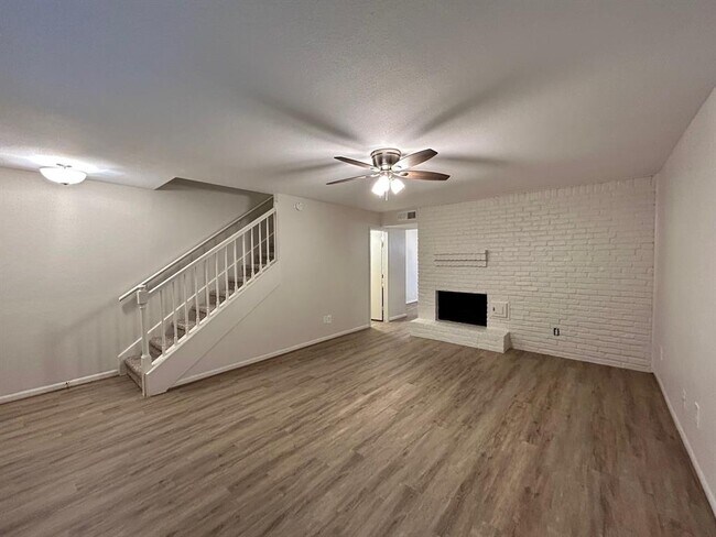 Foto del edificio - 1493 Springrock Ln