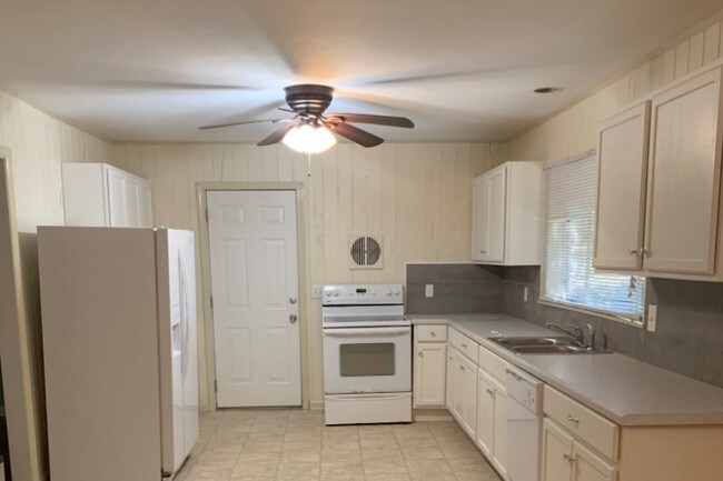 New kitchen - 3626 N Stratford Rd NE