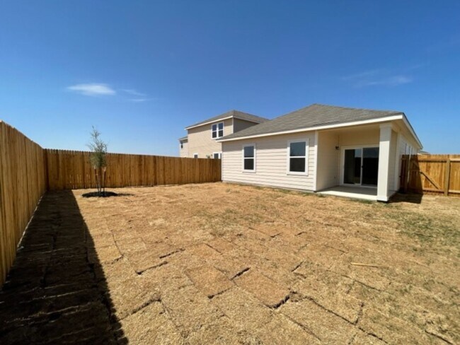 Foto del edificio - Super Nice One Story Home Near 1604 & Culebra....Move in as early as August 7, 2025